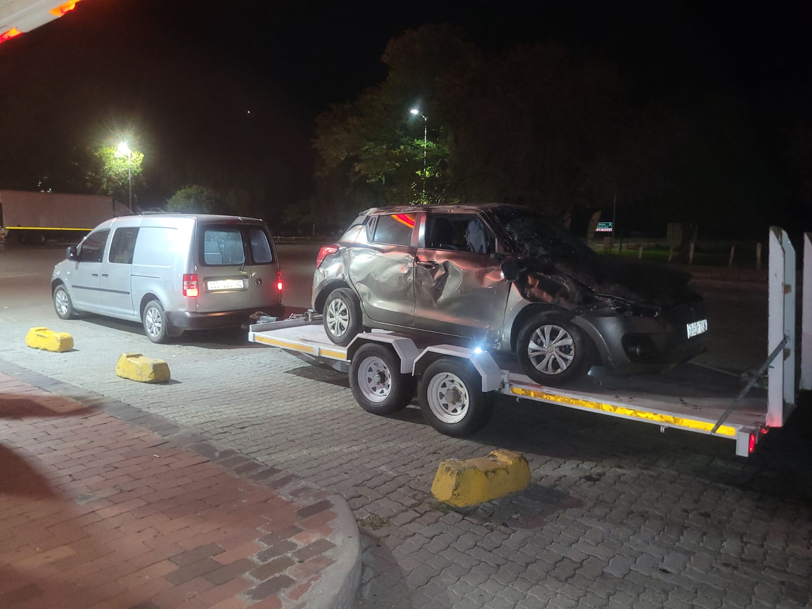 Mobile tyre fitting roadside