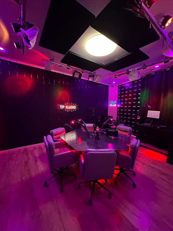 Panoramica dello studio TP Radio di TechPro Records