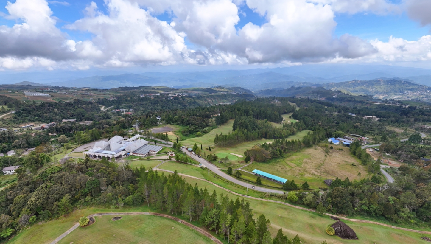 Golf course surroundings panorama preview