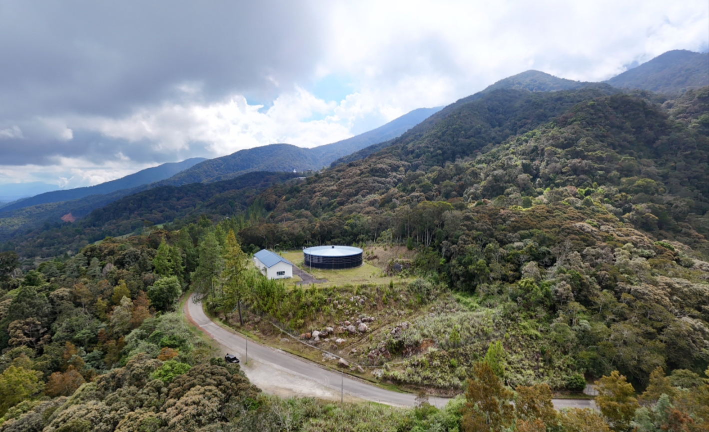 Golf course surroundings panorama preview