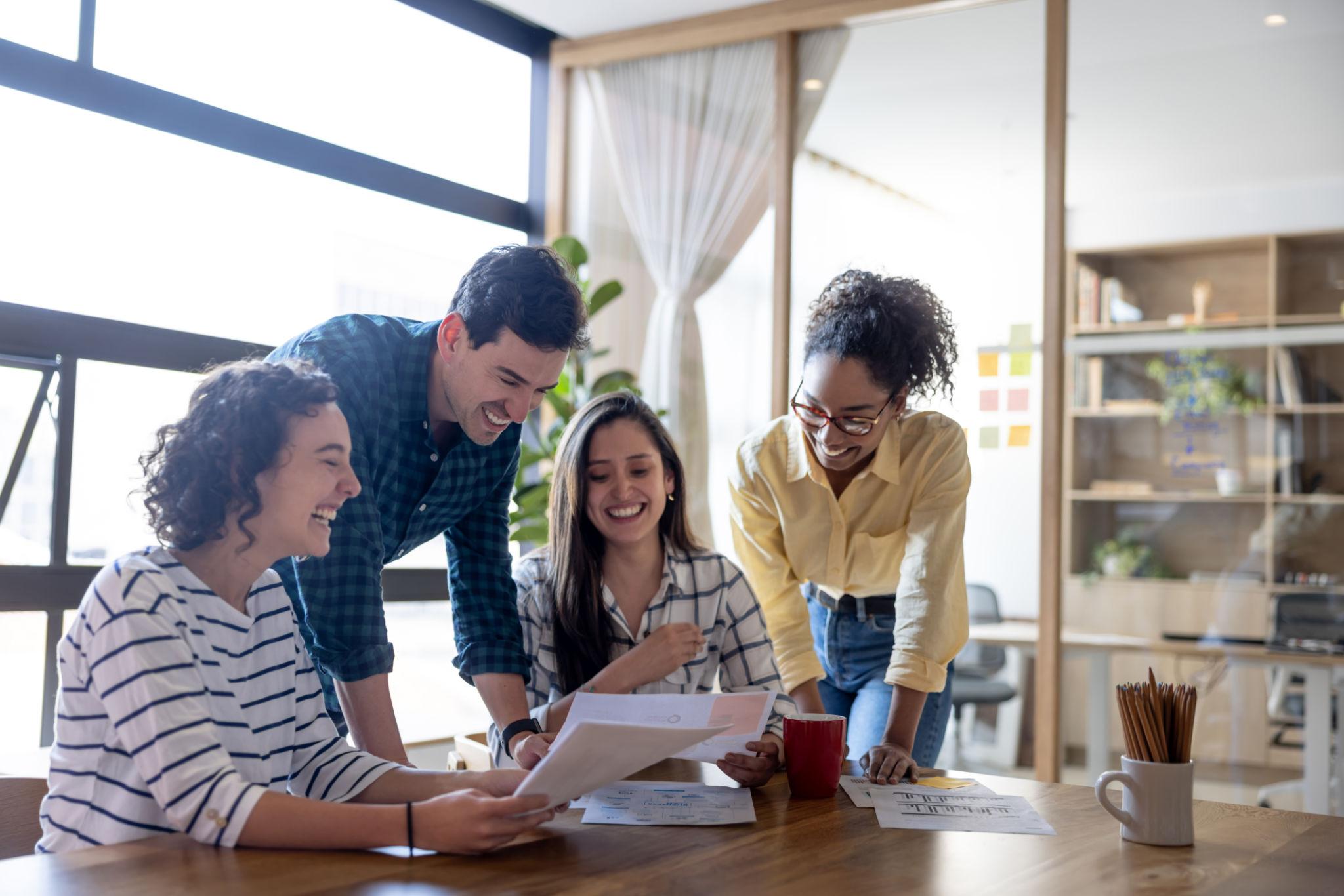 Felicidad en el trabajo: bienestar y colaboración en los equipos