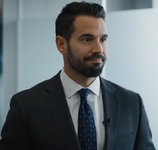  Illustrate an innovation lab where teams brainstorm ideas with digital interfaces and AI tools around them. The atmosphere should be buzzing with energy, featuring brainstorming boards, sticky notes, and futuristic gadgets. A vibrant color palette of oranges and yellows should exude a sense of creativity. The image should be photorealistic, inviting viewers into a world where innovation thrives through technology.