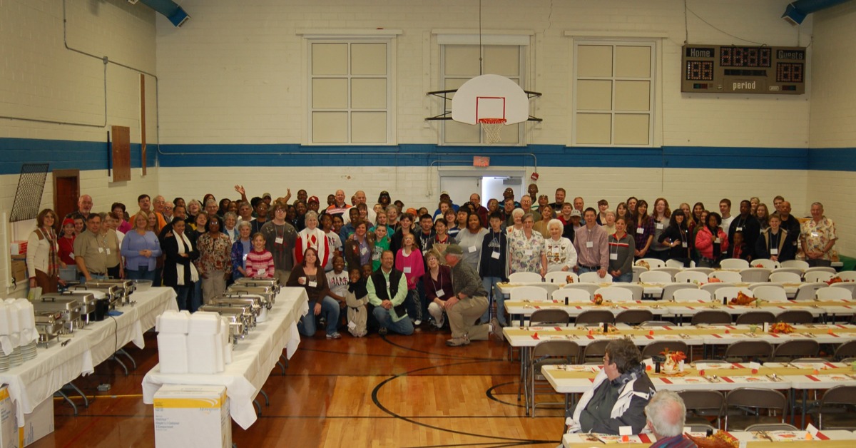 Serving free meal on Thanksgiving day