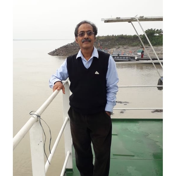 An image representing engineering project documentation, with a focus on clarity and organization. The visual includes architectural blueprints, technical diagrams, and well-structured reports. This conveys the methodical approach to documentation. The image symbolizes detailed and thorough project reporting. 4k resolution, technical, professional.