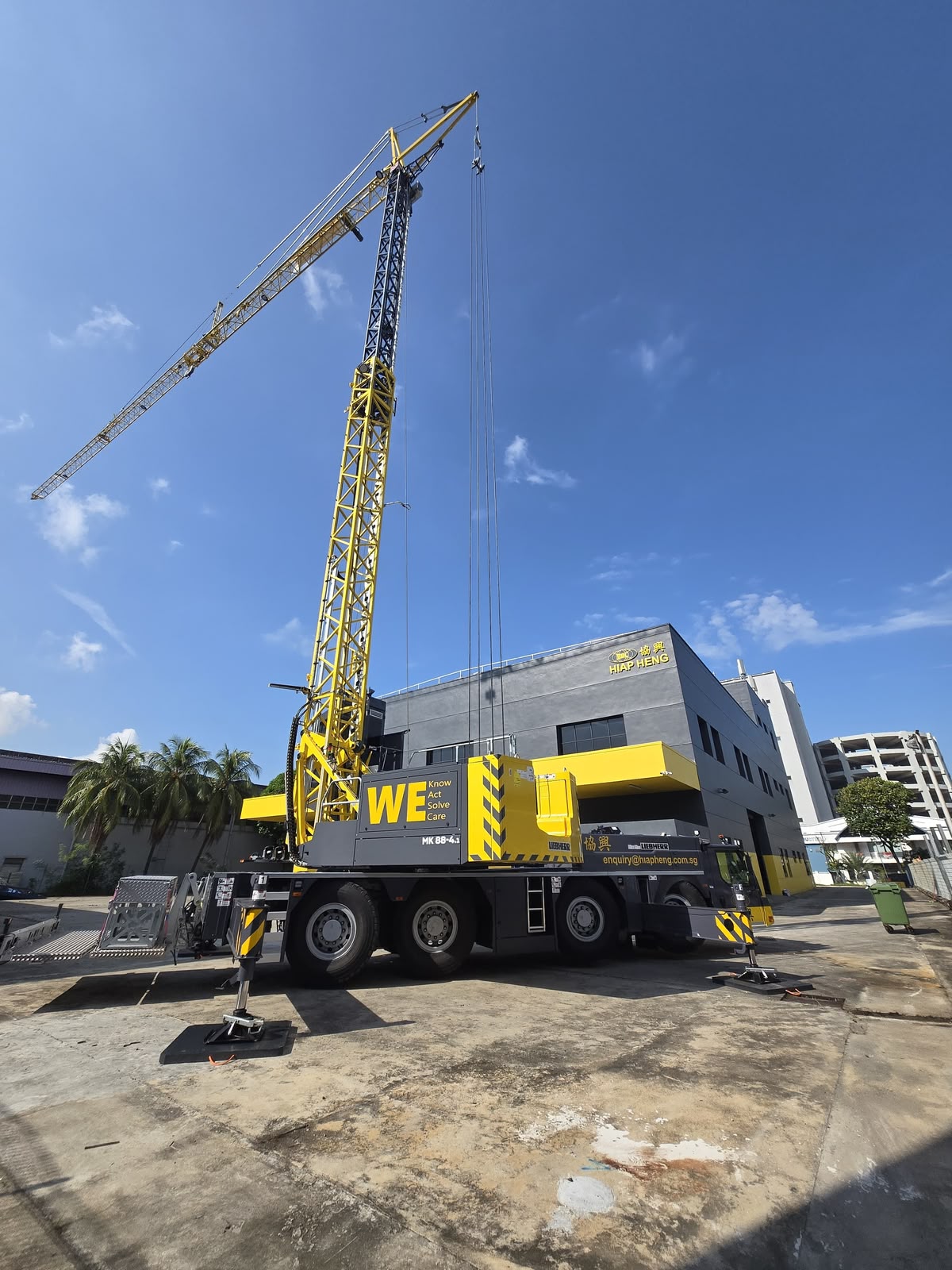 Liebherr MK88 heavy lift operation