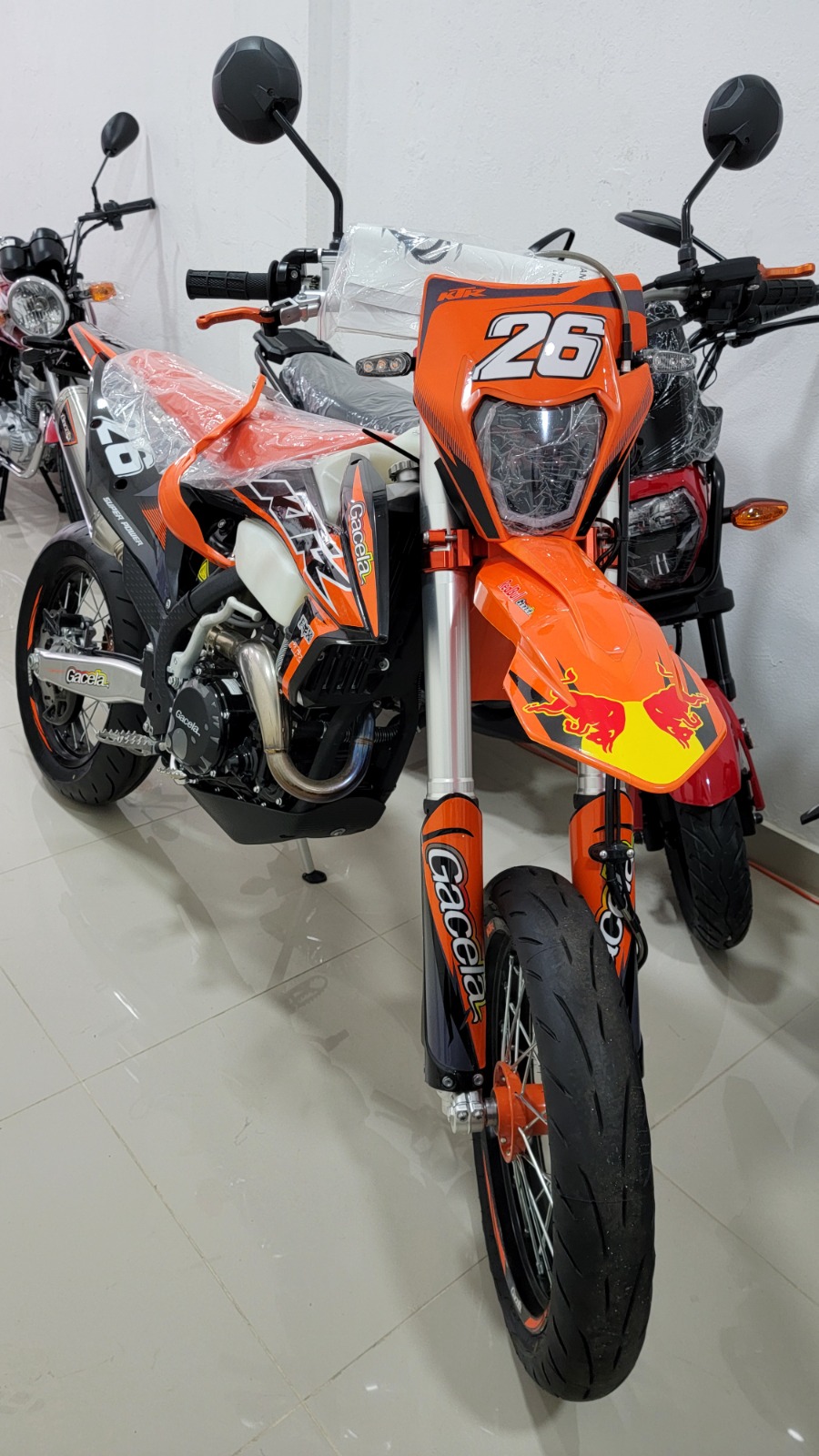 Create a visual of a tailor measuring a motorcycle with a tape measure, symbolizing customized financing solutions tailored to individual needs. The background includes a motorcycle showroom.