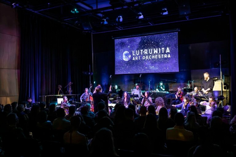 Songs That We Carry - Moonah