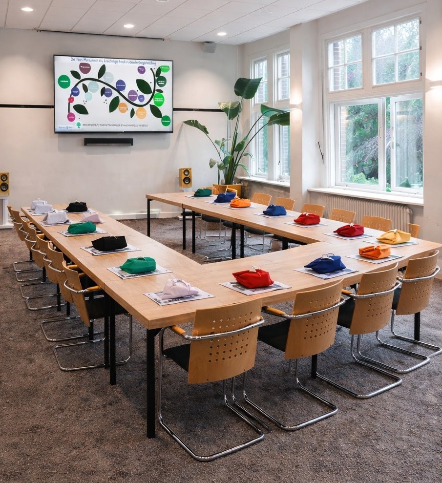 Ingerichte ruimte voor een training van Kijk op Jezelf