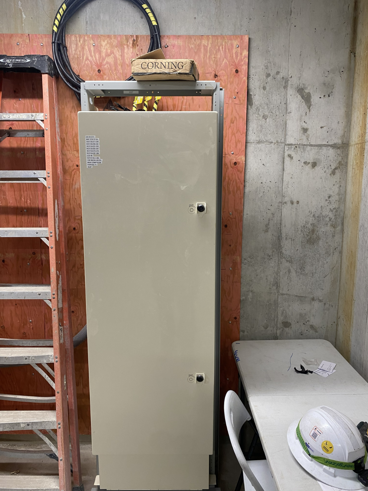 A highly detailed, photorealistic illustration showing the core and cladding of two fiber optic cables aligning perfectly. The image should highlight the precise alignment required for optimal signal transmission. Style: Scientific, detailed, and precise.